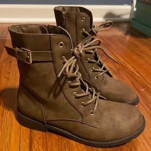 The Children’s Place Girls Brown Combat Boots Size 4